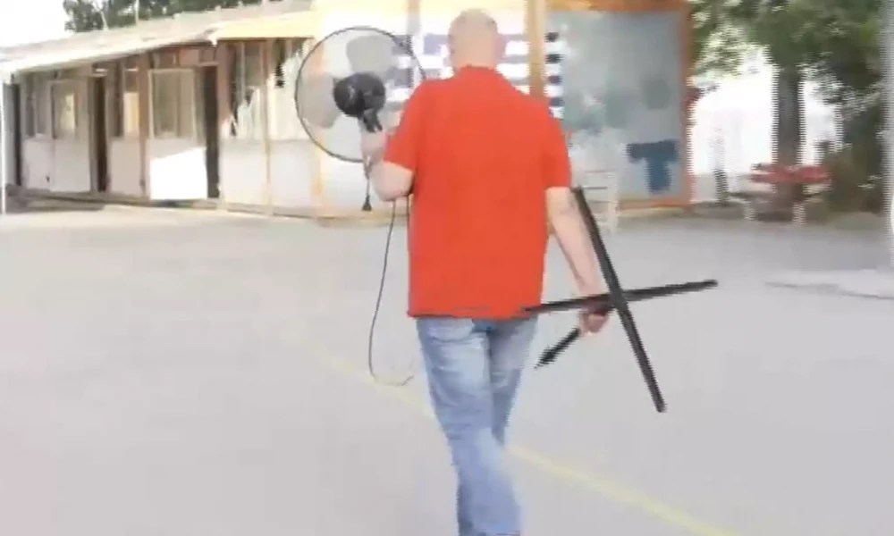 Τα μεγάλα μέσα! Γονείς στη Θεσσαλονίκη πήγαν ανεμιστήρες σε παιδιά που έγραφαν Πανελλαδικές λόγω του καύσωνα